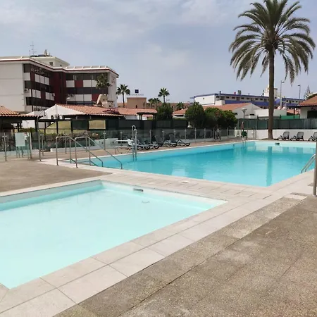 Next Yumbo Center Апартаменты