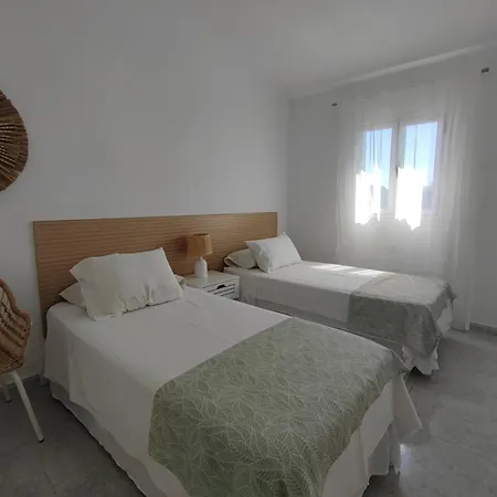 Next Yumbo Center Апартаменты *