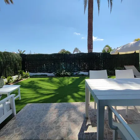 Next Yumbo Center * Плайя-дель-Инглес