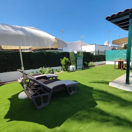 Next Yumbo Center Апартаменты *