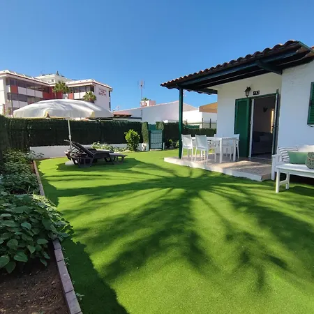 Next Yumbo Center Апартаменты *