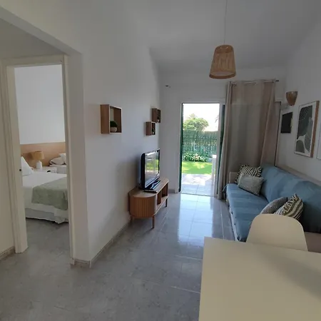 Next Yumbo Center Апартаменты